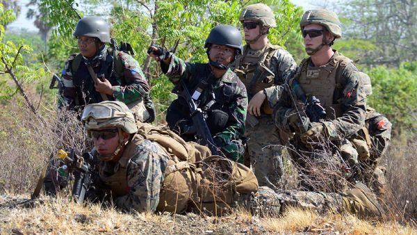 Lihat Kekompakan Marinir TNI AL dan Marinir AS Saat Latihan Perang