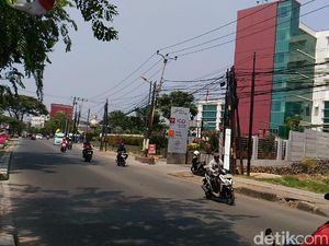 Saham Mitra Keluarga Masih Terus Melemah Saham Mitra Keluarga Masih Terus Melemah