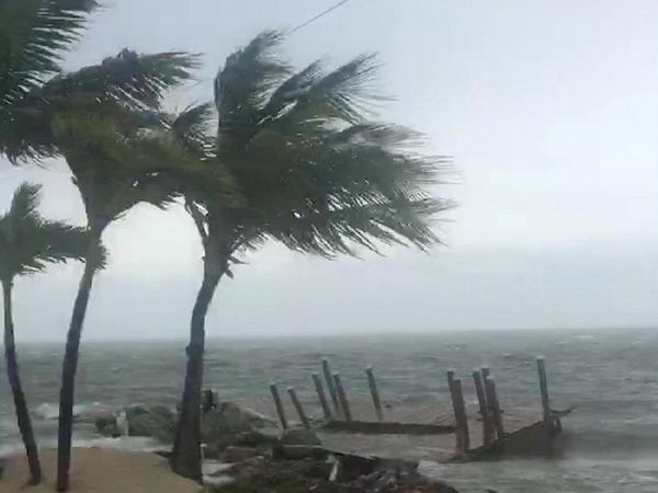 Potret Sebelum dan Sesudah Hantaman Dahsyat Badai Irma