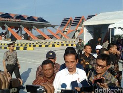 Tekan Sirine, Jokowi Resmikan Tol Mojokerto-Kertosono