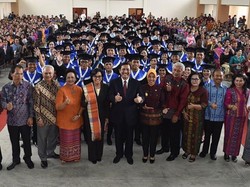 Menkeu Fasih Juga Nyanyi Lagu Cinta dari Batak