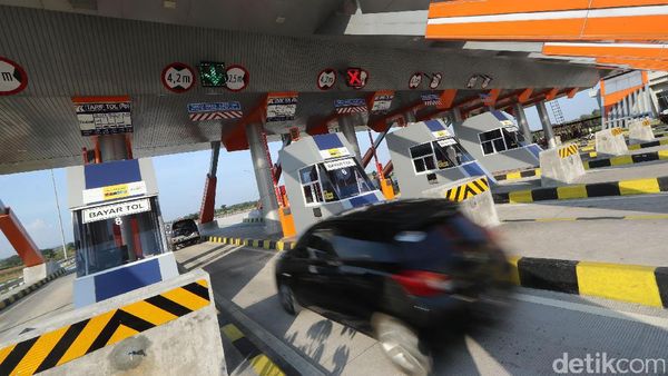 Foto: Menjajal Jalan Tol Jombang - Mojokerto di Hari Pertama Dibuka