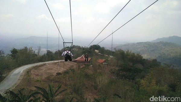 Foto: Flying Fox Sepanjang 625 Meter di Gunungkidul, Berani?