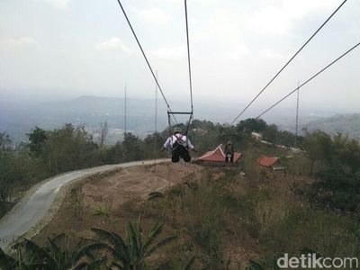 Foto: Flying Fox Sepanjang 625 Meter di Gunungkidul, Berani?