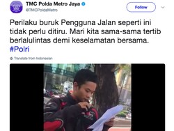 Masuk Jalur Busway, Pemotor Ini Malah Galak Saat Ditilang