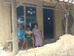 Menengok Kondisi Rumah Tempat Hafidin dan Ibunya Menumpang Tinggal