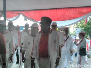 Djarot Hadiri Kebayoran Lama Fun Walk