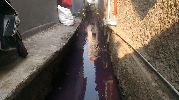 Foto: Ini Biang Kerok Tercemarnya Got di Kebon Jeruk