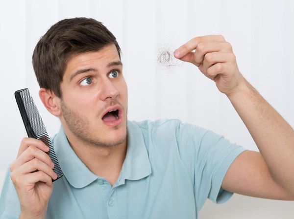 8 Tips Alami Mencegah Kebotakan Rambut