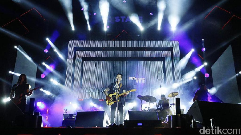 Dashboard Confessional Sukses Panaskan Panggung Soundrenaline 2017 Dashboard Confessional Sukses Panaskan Panggung Soundrenaline 2017