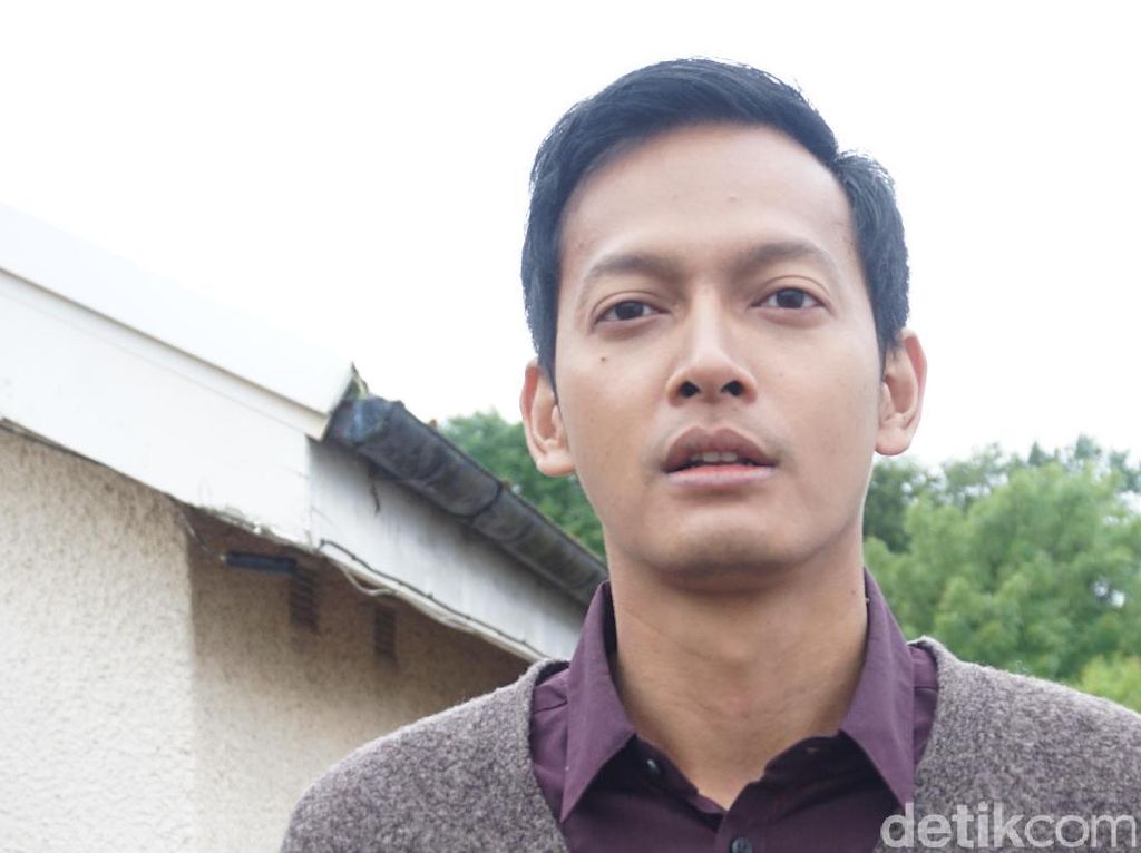 Tantangan Fedi Nuril Syuting AAC 2 di Edinburgh Tantangan Fedi Nuril Syuting AAC 2 di Edinburgh