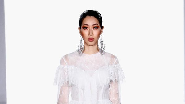 Foto: 12 Koleksi Terbaru Barli Asmara di New York Fashion Week 2017