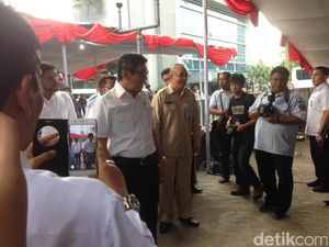 Yasonna Tinjau Tes CPNS Kemenkumham