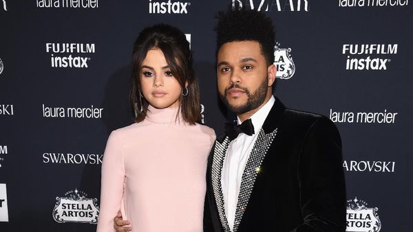 7 Pasangan Artis yang Putus Hubungan Hanya Lewat Telepon dan SMS