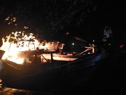 Nagoya 2 dan Setia Indah Terbakar di Pelabuhan Tanjung Tembaga