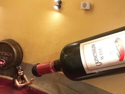 Cuma di Jepang, Ada Kolam Wine Hingga Kolam Kopi