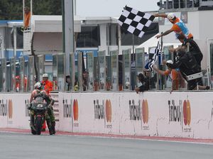 Dramatis! Momen Zarco Dorong Motor Demi Gapai Finis