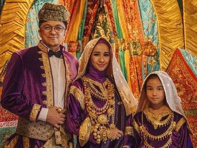 Happy Family! Keluarga Baru Laudya Cynthia Bella