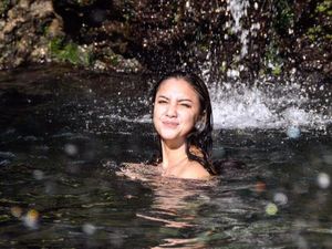 Aww! Cantiknya Tia Ivanka yang Awet Muda dan Rajin Olahraga