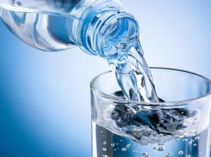 Tampilannya Seperti Air Putih, Minuman Ini Ternyata Punya Rasa Teh Susu!