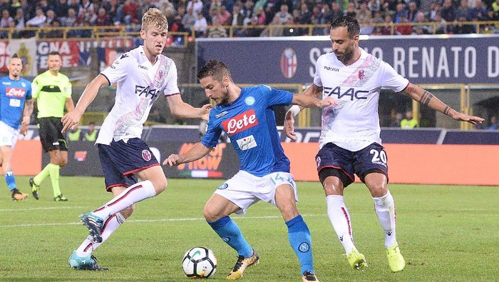 Napoli Lumat Bologna 3-0