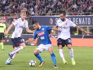 Napoli Lumat Bologna 3-0