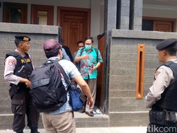 KPK Geledah Rumah Pengusaha di Tegal