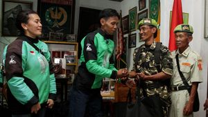 Aksi Sosial Go-Jek Sumbang Sembako untuk Veteran