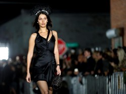 Berniat Setop Nge-vape, Kenapa Video Bella Hadid Dihapus?