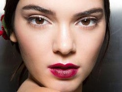 Bukan Merah atau Pink, Ini Warna Lipstik yang Sedang Tren untuk Pengantin