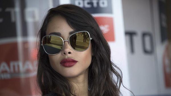 Di Sirkuit Misano: Kue Ultah, Francesco Totti, dan Para Gadis Manis