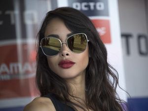 Di Sirkuit Misano: Kue Ultah, Francesco Totti, dan Para Gadis Manis