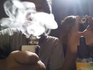 Tren Rokok Elektrik pada Anak-anak Bisa Jadi Pintu Menuju Perokok