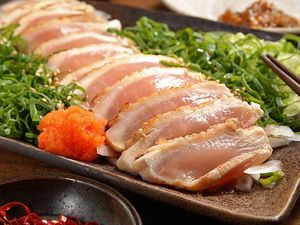 Chicken Sashimi Makin Populer, Amankah Makan Sajian Daging Ayam Mentah Ini?