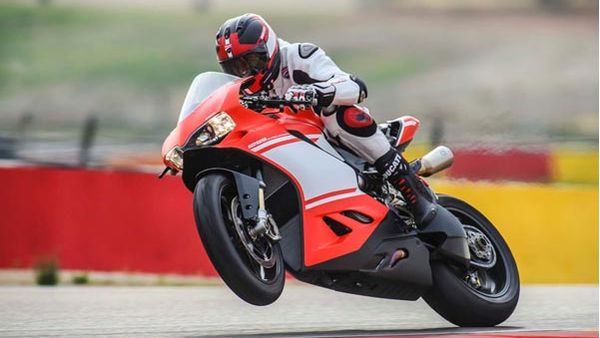 Mesin V4 Terbaru Buat Ducati Makin Sangar