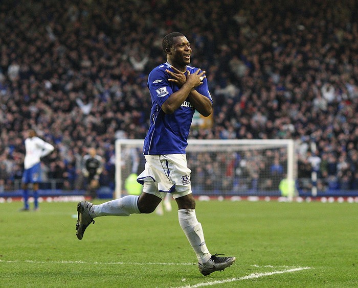 Aiyegbeni Yakubu LIVERPOOL, UNITED KINGDOM - MARCH 02: Yakubu Aiyegbeni of Everton celebrates scoring his team's third goal during the Barclays Premier League match between Everton and Portsmouth at Goodison Park on March 2, 2008 in Liverpool, England. (Photo by Laurence Griffiths/Getty Images)