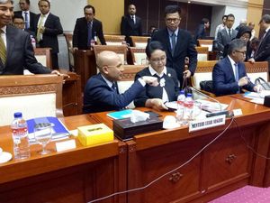 Komisi I DPR Rapat Bareng Menlu Bahas Krisis Rohingya Komisi I DPR Rapat Bareng Menlu Bahas Krisis Rohingya