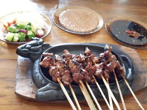 Gurih Mantap! Sate Kambing Selap Gajih Pak Gino Gurih Mantap! Sate Kambing Selap Gajih Pak Gino