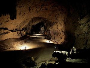 Foto: Masuk ke Sarang Jin