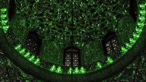 Jangan Tertipu Tampilan Luarnya yang Biasa, Interior Masjid Ini Bikin Terpukau