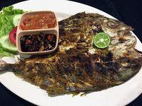  Sedap! Enaknya Makan Ikan Bakar dengan Nasi Hangat dan Sambal di Sini