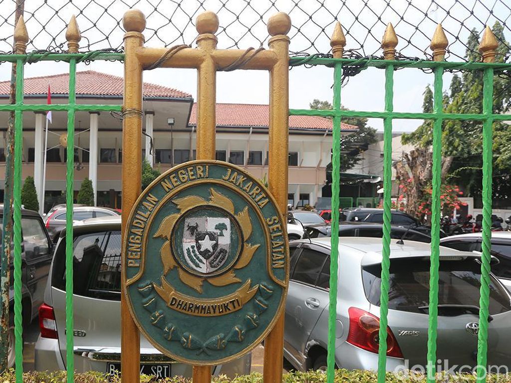 Eks Ketua Pembina ACT Dituntut 4 Tahun Bui di Kasus Tilap Dana Donasi Eks Ketua Pembina ACT Dituntut 4 Tahun Bui di Kasus Tilap Dana Donasi