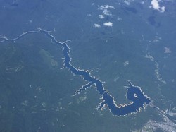 Penampakan Sungai Berbentuk Naga di Jepang