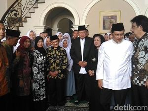SBY dan Habibie Melayat Istri Hamzah Haz SBY dan Habibie Melayat Istri Hamzah Haz