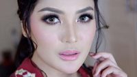 Begini Gaya Cantik Nindy saat Pakai Piama yang Sedang Hits