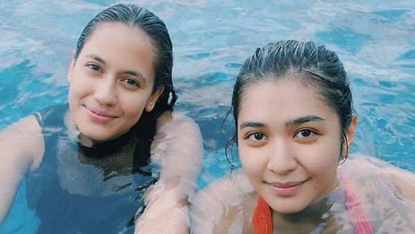 Pevita Pearce dan Mikha Tambayong Berbikini, Kecantikan Velove Vexia