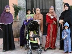 Cerita Ibu yang Mengurus 14 Anak Sekaligus Bisnis Miliaran Rupiah