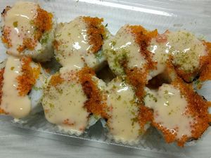 Rasakan Sensasi Makan Sushi yang Indonesia Banget! Rasakan Sensasi Makan Sushi yang Indonesia Banget!