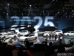 Megah dan Canggihnya Booth BMW, Seperti Nonton di Bioskop