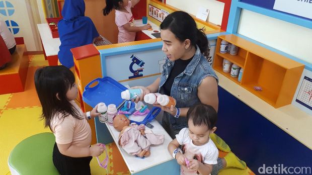 Menyikapi Pertanyaan Anak 'Kenapa Orang Itu Ngebom?'